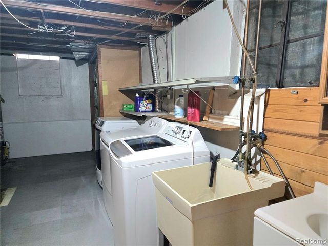8450 Norborne Avenue, Dearborn Heights, MI 48127