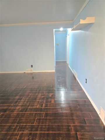 8450 Norborne Avenue, Dearborn Heights, MI 48127
