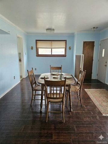 8450 Norborne Avenue, Dearborn Heights, MI 48127
