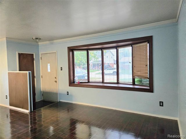 8450 Norborne Avenue, Dearborn Heights, MI 48127