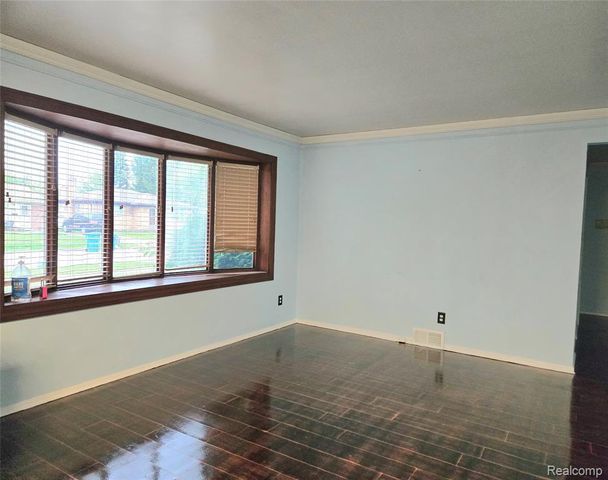 8450 Norborne Avenue, Dearborn Heights, MI 48127