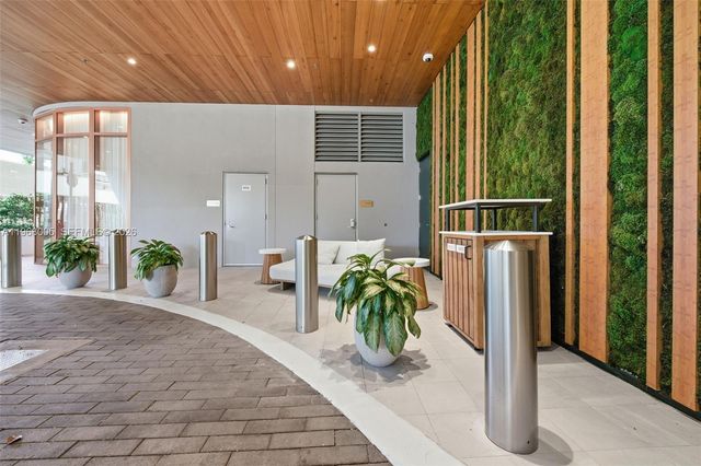 2678 Tigertail Ave 1501, Miami, FL 33133