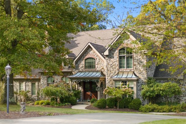 1607 Fieldstone Lane, Franklin Park, PA 15143