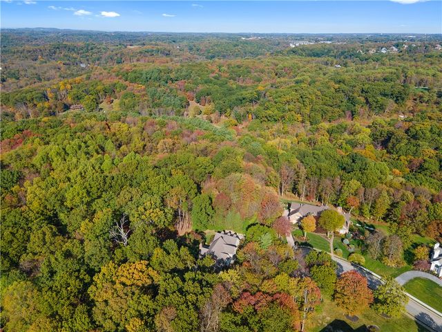 1607 Fieldstone Lane, Franklin Park, PA 15143