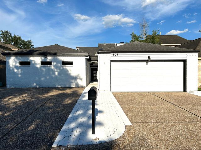 707 Trademark Place, Houston, TX 77079