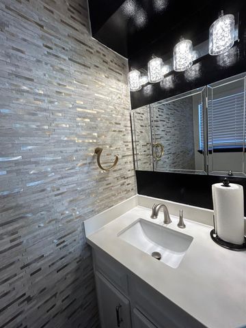 707 Trademark Place, Houston, TX 77079