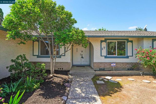 17 Kingswood Dr, Pittsburg, CA 94565
