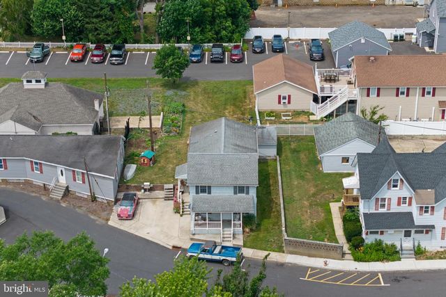 1 LAKEVIEW DR, New Egypt, NJ 08533