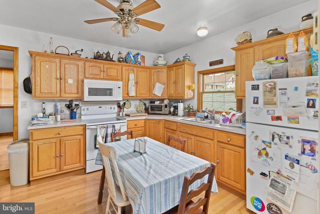1 LAKEVIEW DR, New Egypt, NJ 08533