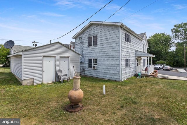 1 LAKEVIEW DR, New Egypt, NJ 08533