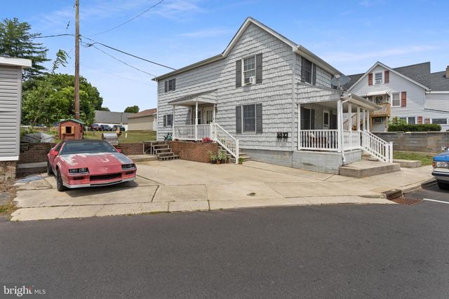 1 LAKEVIEW DR, New Egypt, NJ 08533