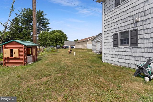 1 LAKEVIEW DR, New Egypt, NJ 08533