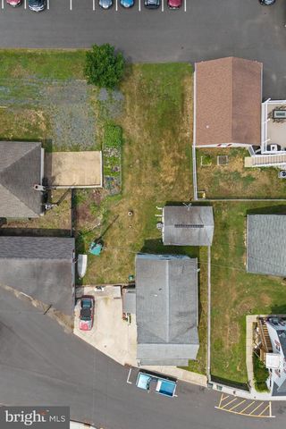 1 LAKEVIEW DR, New Egypt, NJ 08533