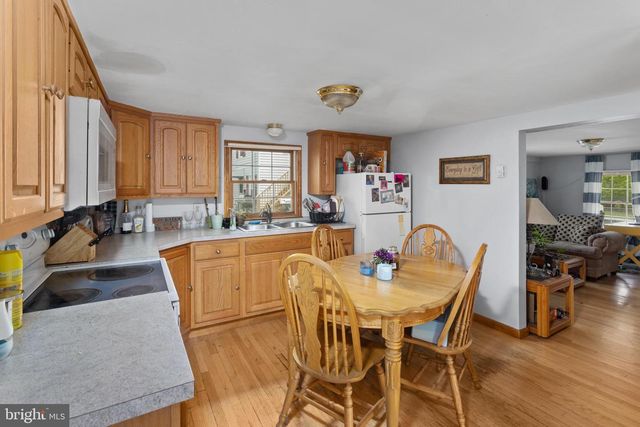 1 LAKEVIEW DR, New Egypt, NJ 08533