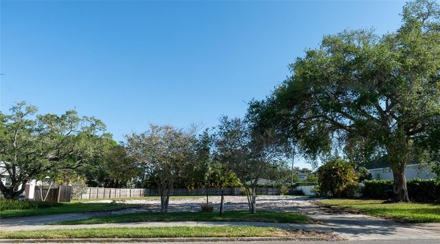 1020 SNELL ISLE BOULEVARD NE, St Petersburg, FL 33704