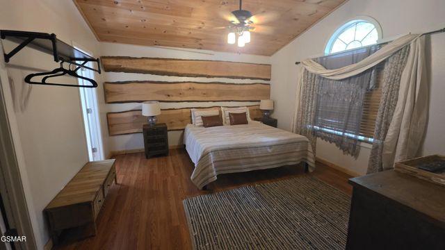 3230 Cove Creek Way, Sevierville, TN 37862