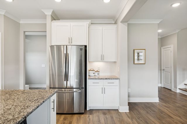 7803 Santos Dr, Murfreesboro, TN 37129