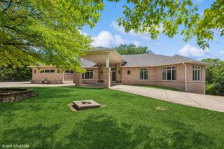 26 Red Hawk Drive, Oswego, IL 60543