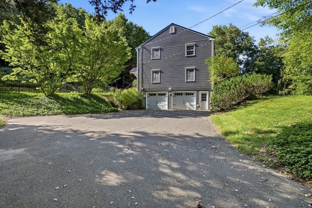 87 Montague Rd, Westhampton, MA 01027