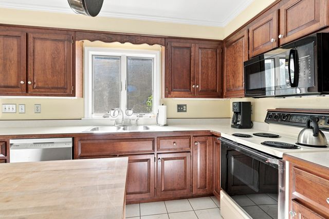 87 Montague Rd, Westhampton, MA 01027
