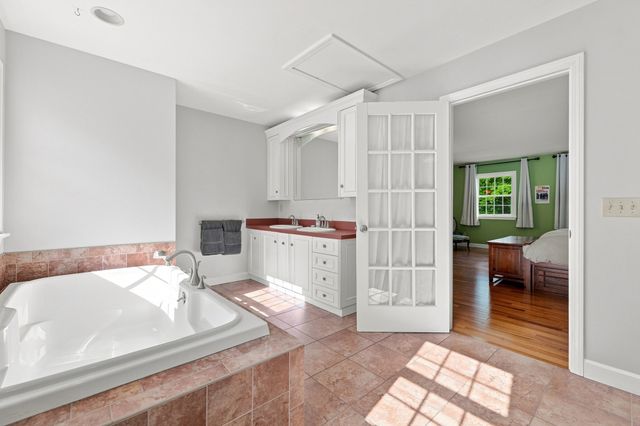87 Montague Rd, Westhampton, MA 01027
