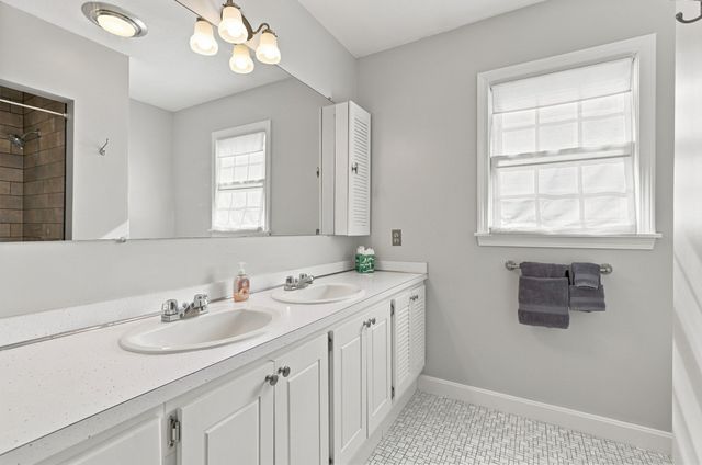 87 Montague Rd, Westhampton, MA 01027