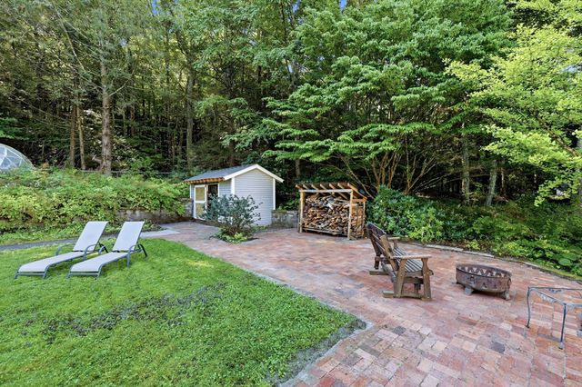 87 Montague Rd, Westhampton, MA 01027