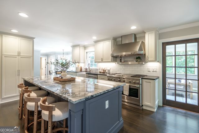 5108 Baroque Circle, Sandy Springs, GA 30342