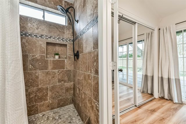 16822 Hibiscus Lane, Friendswood, TX 77546