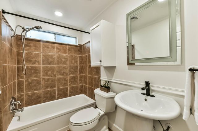 16822 Hibiscus Lane, Friendswood, TX 77546