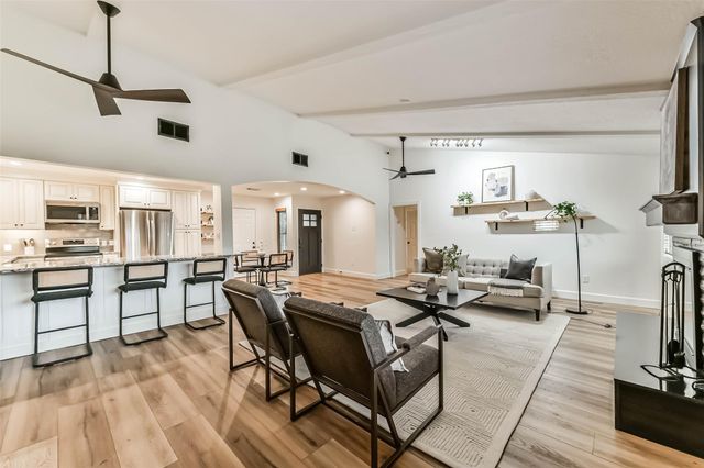 16822 Hibiscus Lane, Friendswood, TX 77546