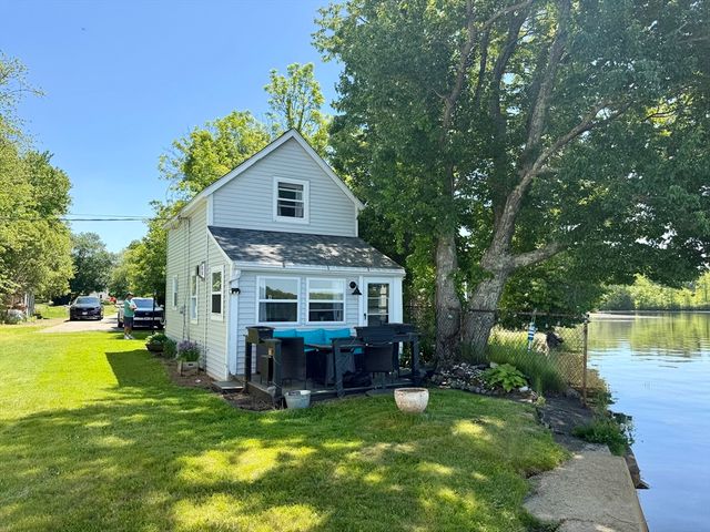 217 Middleboro Road, Freetown, MA 02717