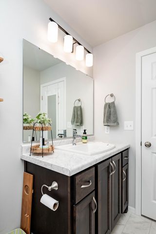 8040 Goldfinch Drive, Horace, ND 58047