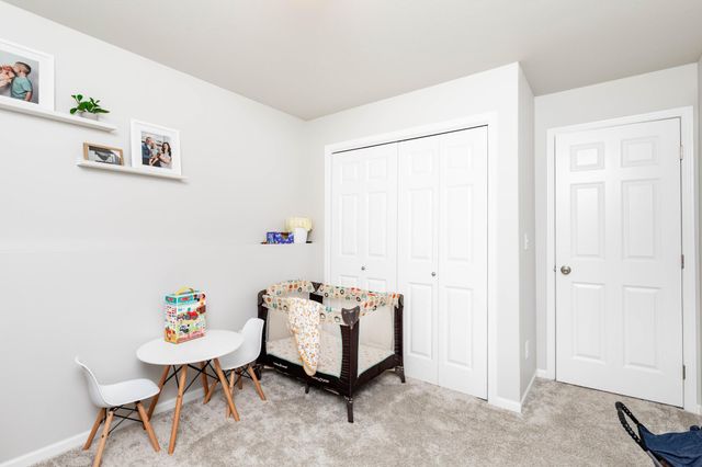 8040 Goldfinch Drive, Horace, ND 58047