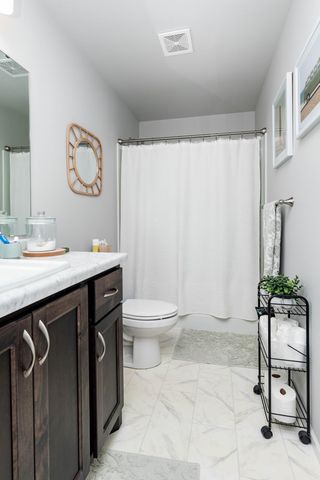 8040 Goldfinch Drive, Horace, ND 58047