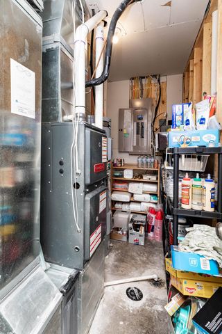 8040 Goldfinch Drive, Horace, ND 58047