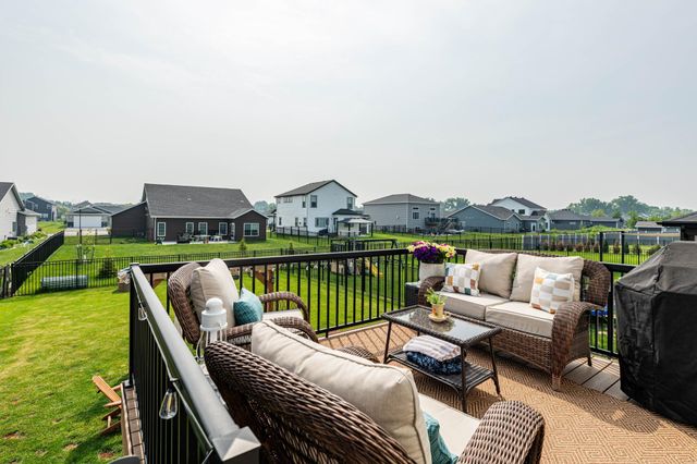 8040 Goldfinch Drive, Horace, ND 58047