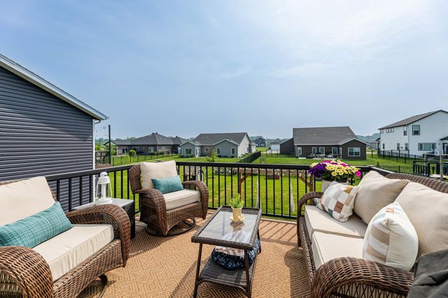 8040 Goldfinch Drive, Horace, ND 58047