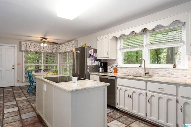 401 DOVECOTE CIRCLE, Birmingham, AL 35244