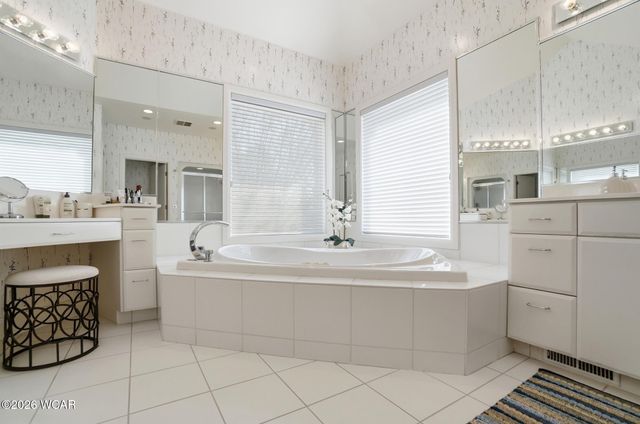 616 Wildbrook Lane, Lima, OH 45807