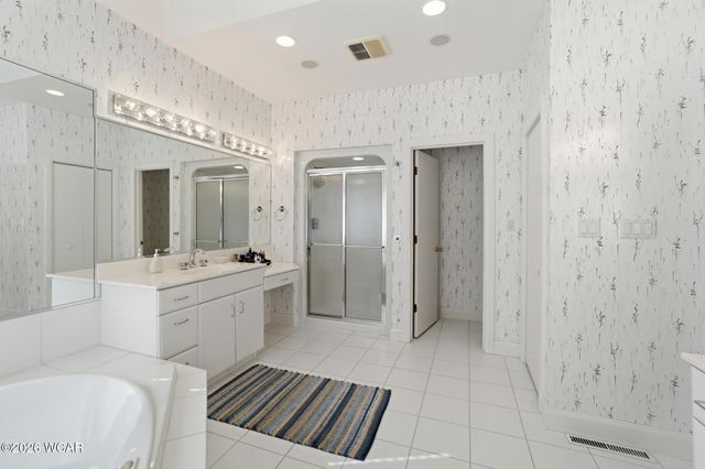 616 Wildbrook Lane, Lima, OH 45807