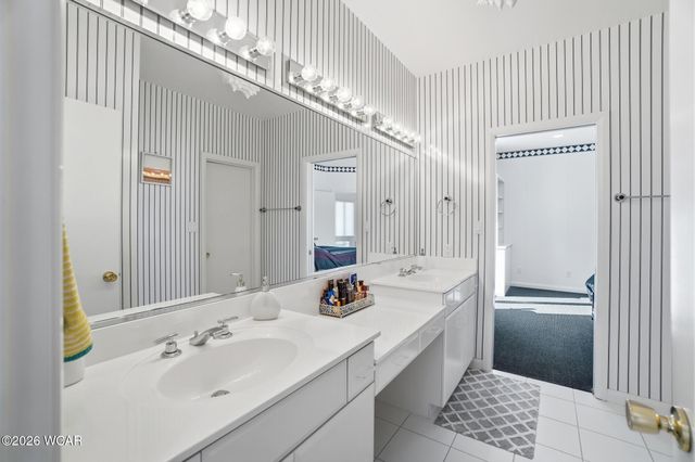 616 Wildbrook Lane, Lima, OH 45807