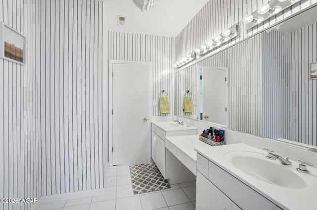 616 Wildbrook Lane, Lima, OH 45807