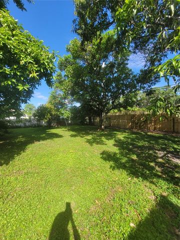 22028 Acapulco Ct, Boca Raton, FL 33428