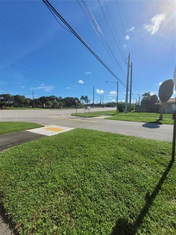 22028 Acapulco Ct, Boca Raton, FL 33428