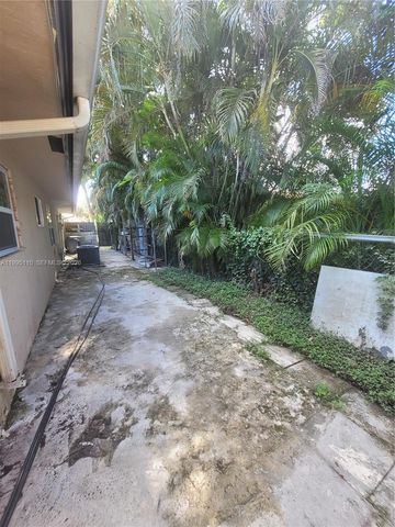 22028 Acapulco Ct, Boca Raton, FL 33428