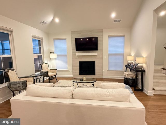 43059 GREELEY SQ, Ashburn, VA 20148