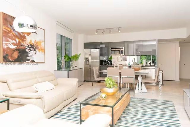 31 SW 6th Street 301, Miami, FL 33131