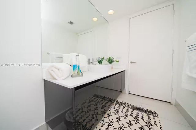 31 SW 6th Street 301, Miami, FL 33131