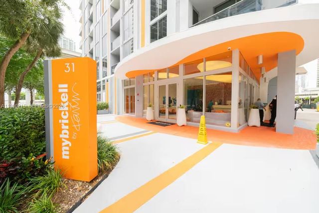 31 SW 6th Street 301, Miami, FL 33131